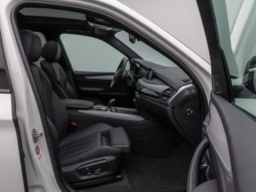 Fahrzeugabbildung BMW X5 xD40d M Sport Kamera Panorama HUD DAB H/K AHK