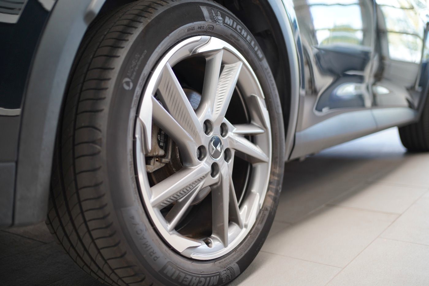 Fahrzeugabbildung DS Automobiles DS7 Crossback E-Tense 4x4 300 Rivoli Automatik