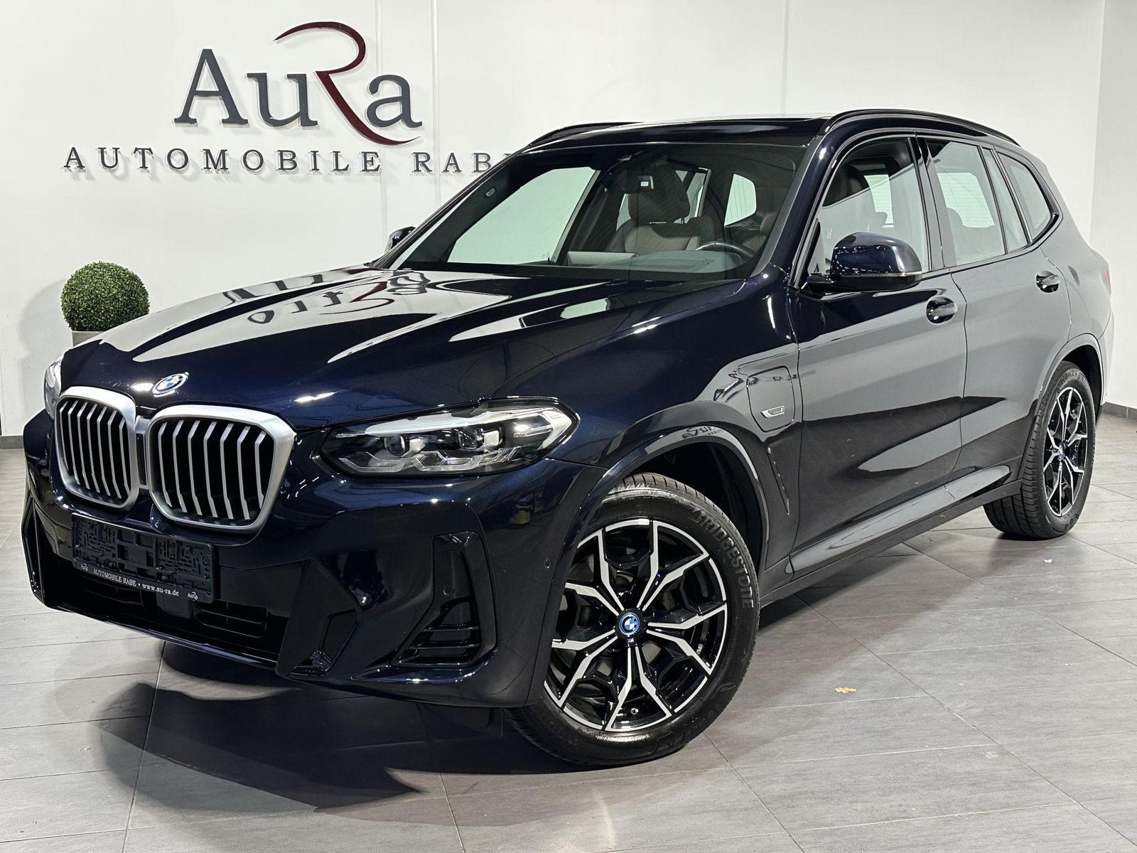 Fahrzeugabbildung BMW X3 xDrive30e M-Sport NAV+LED+PANO+HEAD-UP+AHK+VC