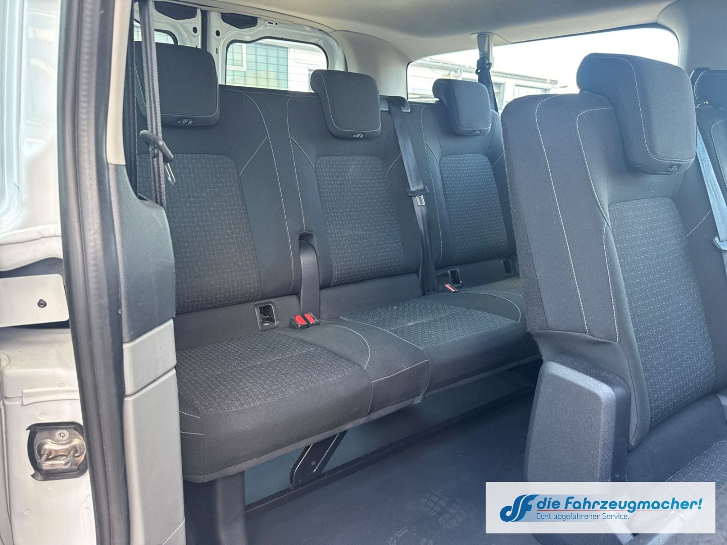 Fahrzeugabbildung Ford Transit Custom Kombi 320 L2 FWD Trend *SEITENSCH
