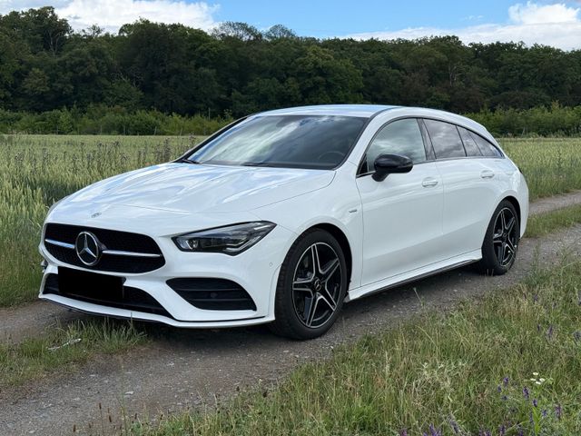 MERCEDES-BENZ CLA 200 Shooting Brake -AMG Edition