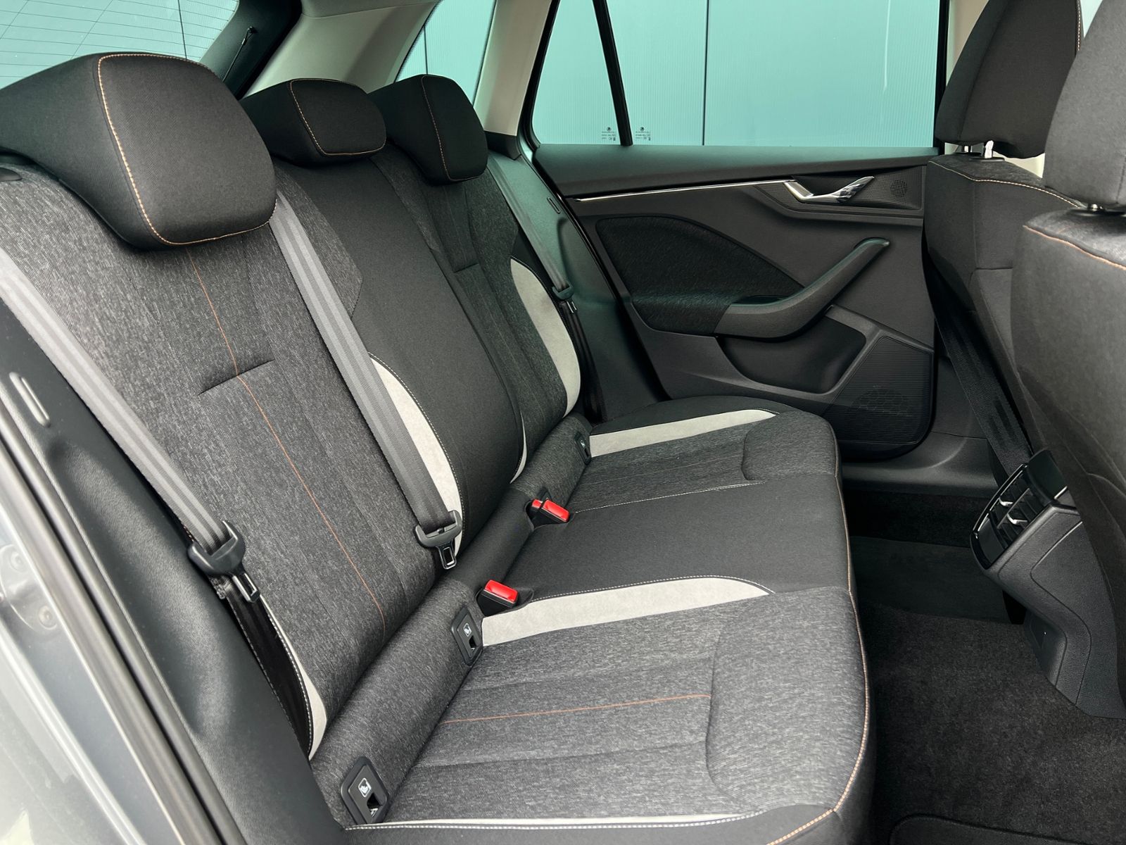 Fahrzeugabbildung SKODA Kamiq Style 1.5 TSI DSG *AHK, LED, Virtual Cockp