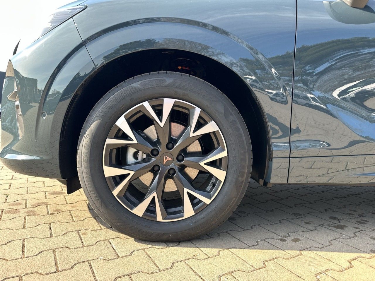 Fahrzeugabbildung CUPRA Terramar 1.5 eTSI DSG