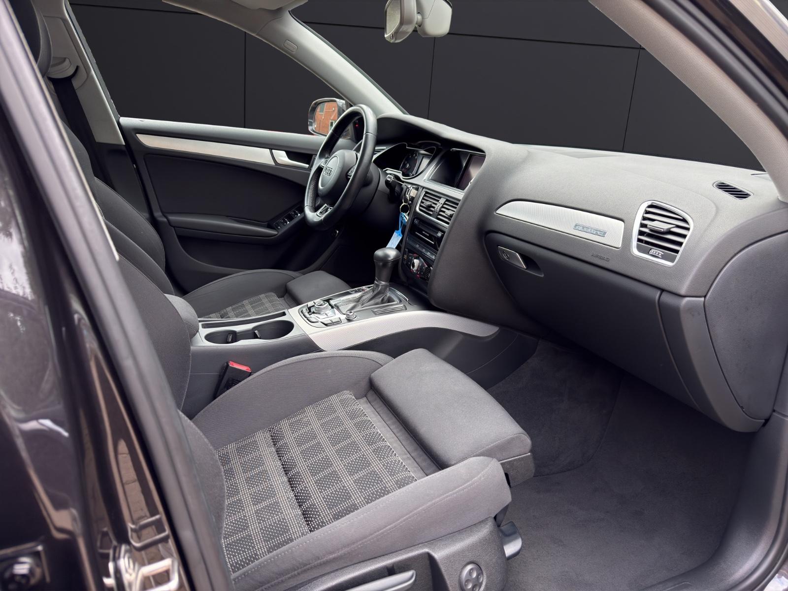 Audi A4 2.0 TFSI quattro 224 ch BVA / Toit ouvrant / Caméra de recul / Xénon / Sièges chauffants
