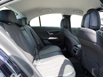 Mercedes E 220 - 8