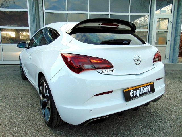 Opel Astra J GTC 2.0 Turbo OPC