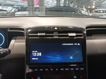 Hyundai TUCSON - 11