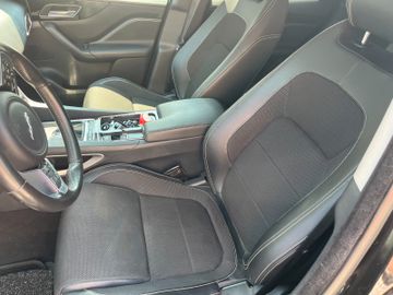 Jaguar F-Pace - 5
