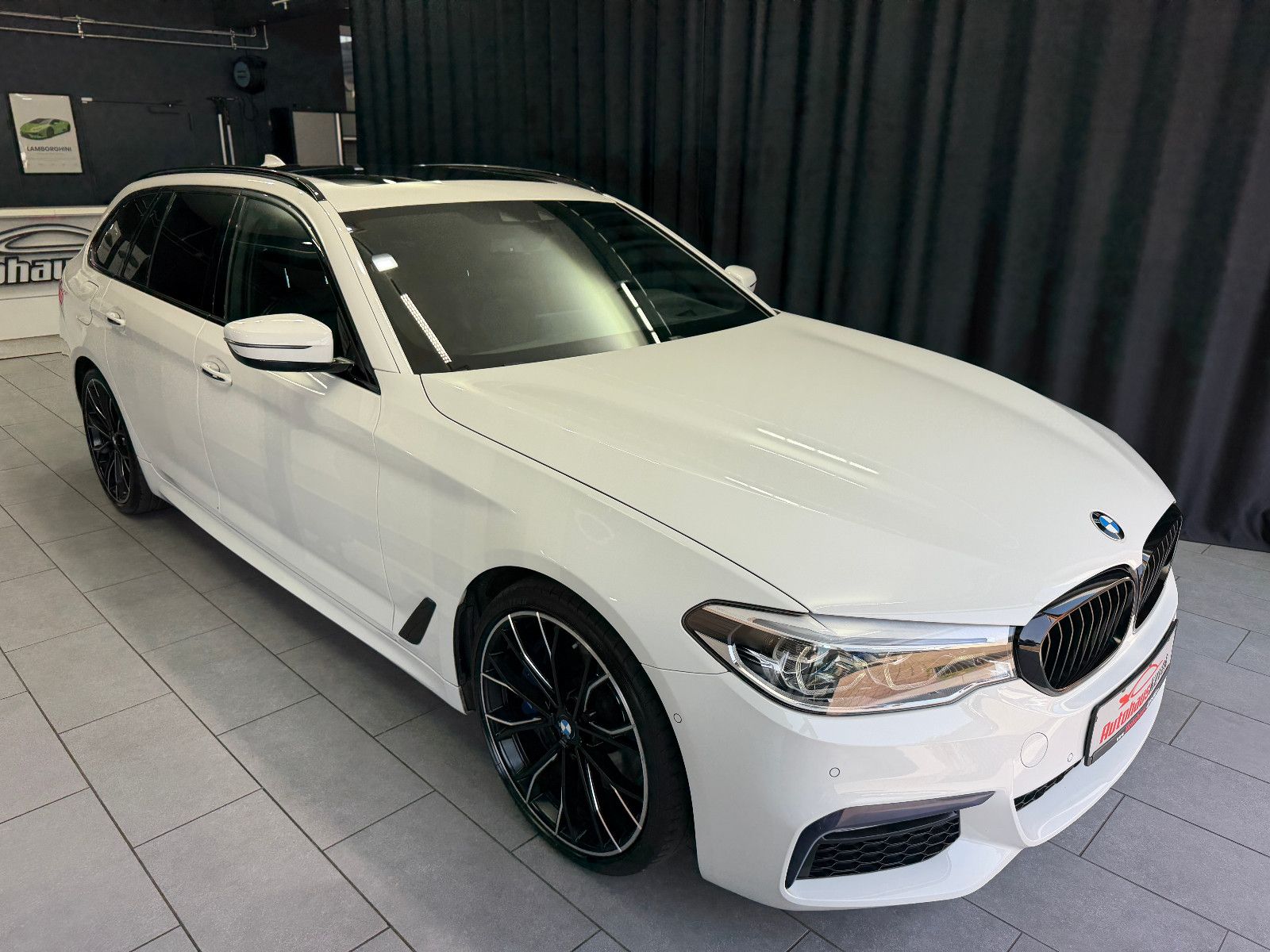 Fahrzeugabbildung BMW 540i xDrive Touring M Sport |AHK|HuD|HiFi|PANO