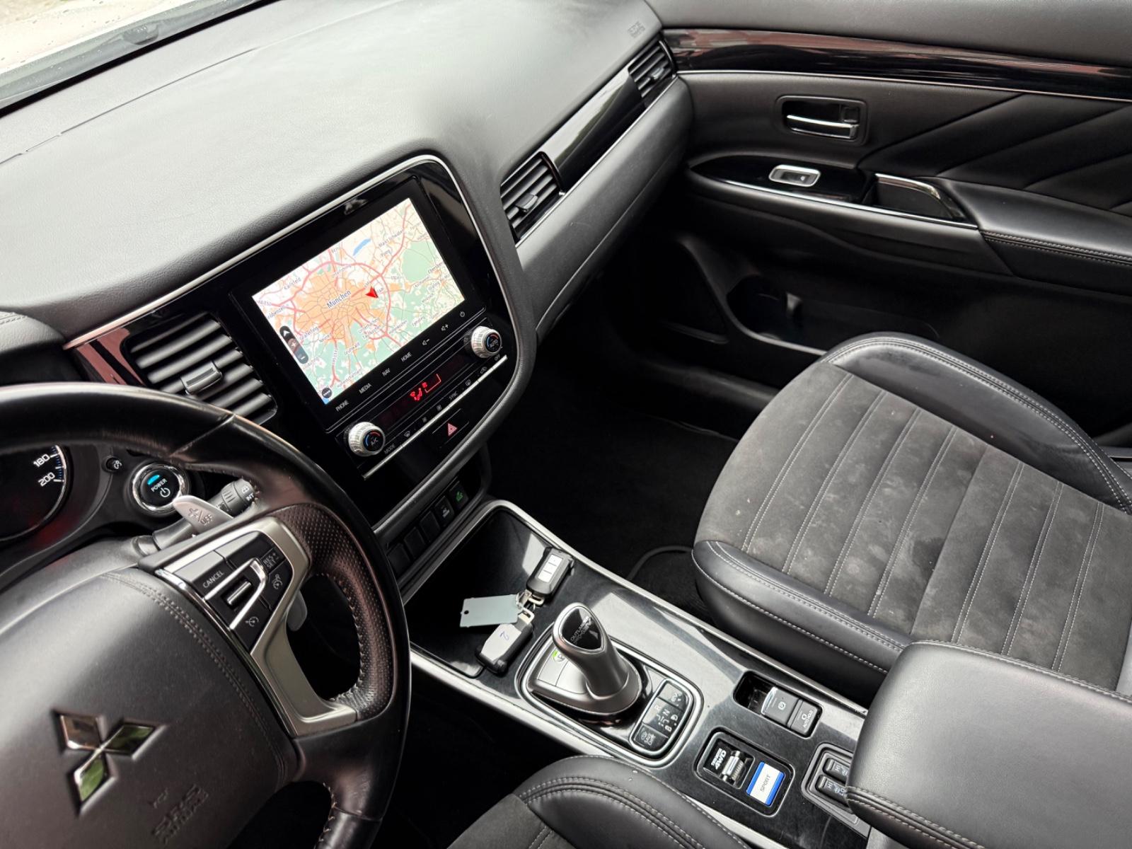 Mitsubishi Outlander 2.4 PHEV 4WD Spirit *Leder*Navi*Kamera
