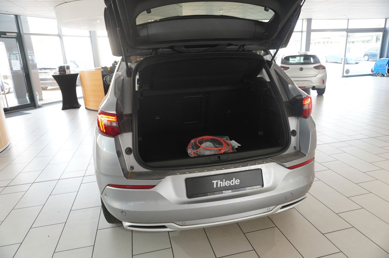 Fahrzeugabbildung Opel Grandland (X) ULTIMATE 4HYBRID NAVI/LED/SPORT/SH