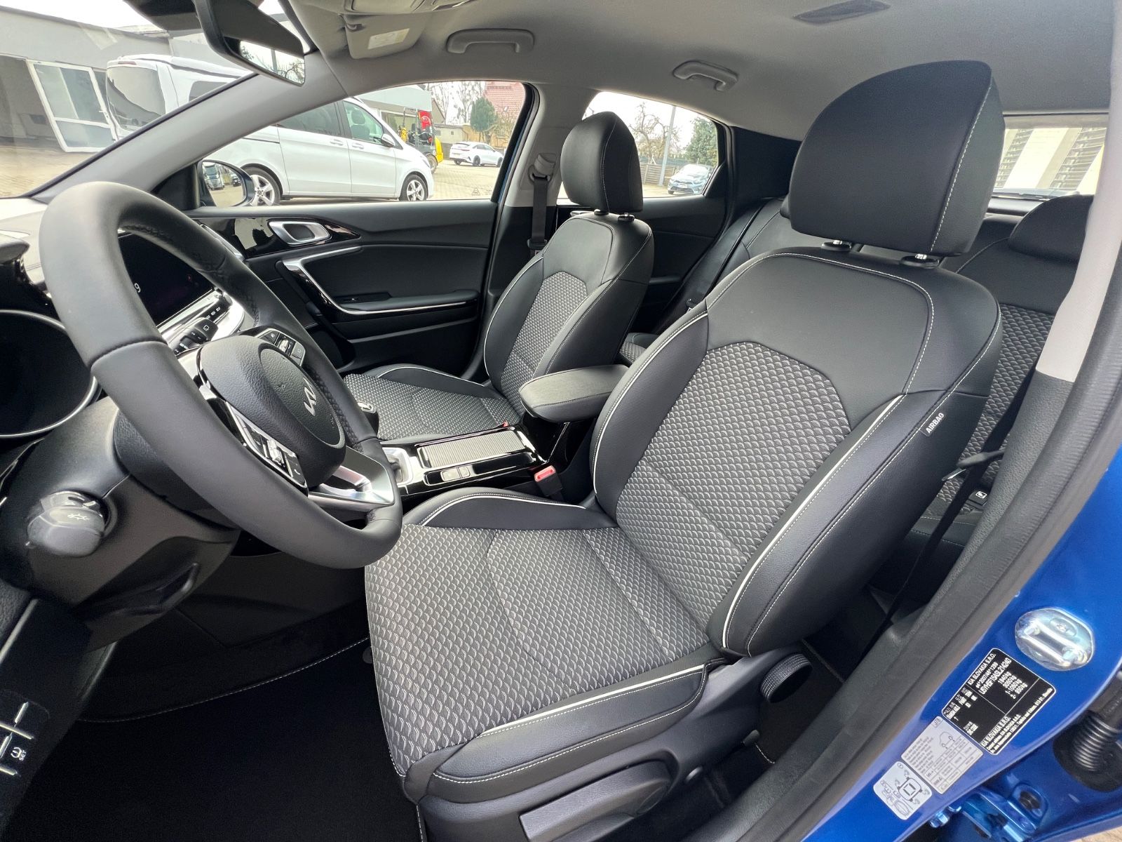 Fahrzeugabbildung Kia XCeed 1.5 T-GDI Vision Komfort Paket