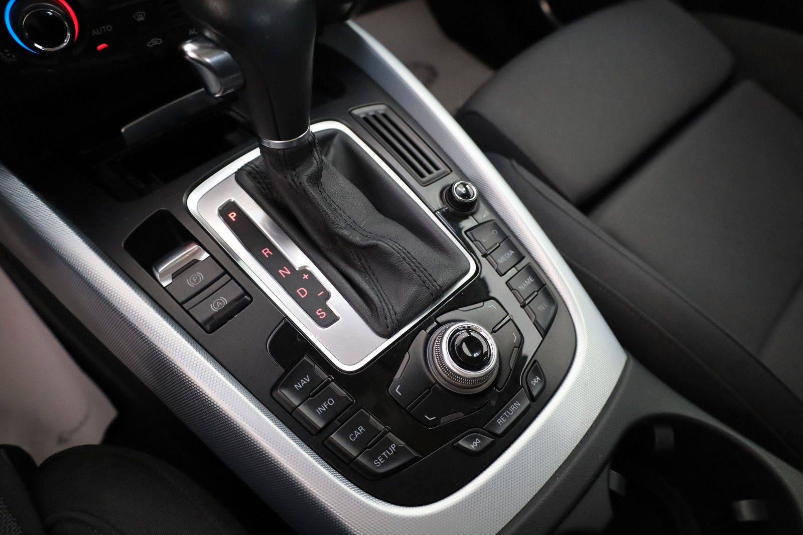 Fahrzeugabbildung Audi Q5 3.0 TDI  quattro,Navi,SH,Xenon,B&O,8xAluräder