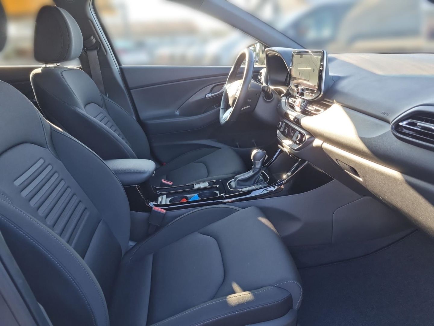 Fahrzeugabbildung Hyundai i30 ADVANTAGE 1.0 AUT. PLUS-P+ALLWETTER+TEMPOMAT