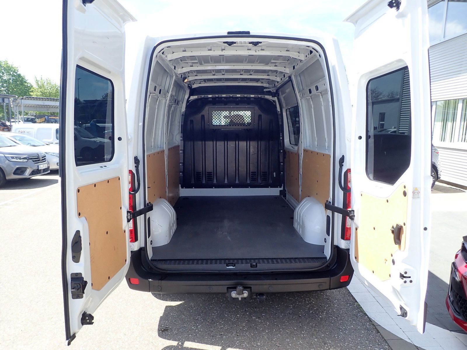 Fahrzeugabbildung Renault Master III Kasten L2H2 3.5to