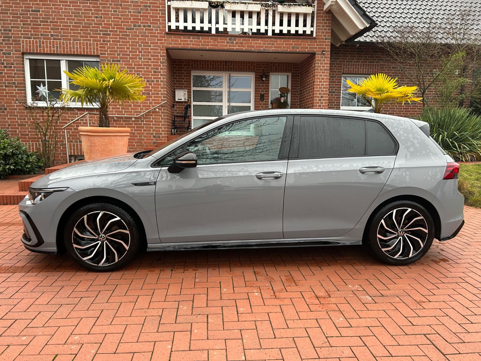 Volkswagen Golf VIII 8 Lim. R-Line 2.0 DSG SHZ NAVI KAMERA