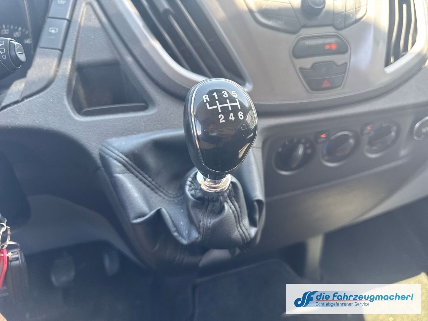 Fahrzeugabbildung Ford Transit Kombi 350 L3 Trend Temp Tel.-Vorb. *2020