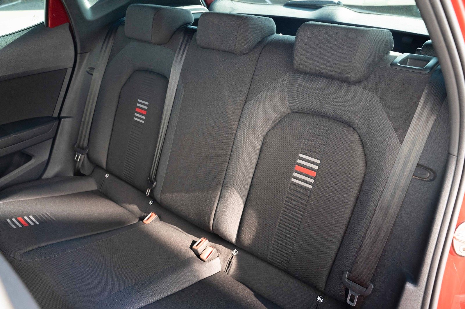 Fahrzeugabbildung SEAT ARONA FR 1.0 TSI CARPLAY PDC TEMP MFL ALLW