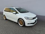 Volkswagen VW Touran 2.0TDI Highline DSG Pano Leder K... - VW Touran Gebrauchtwagen in Karlsruhe