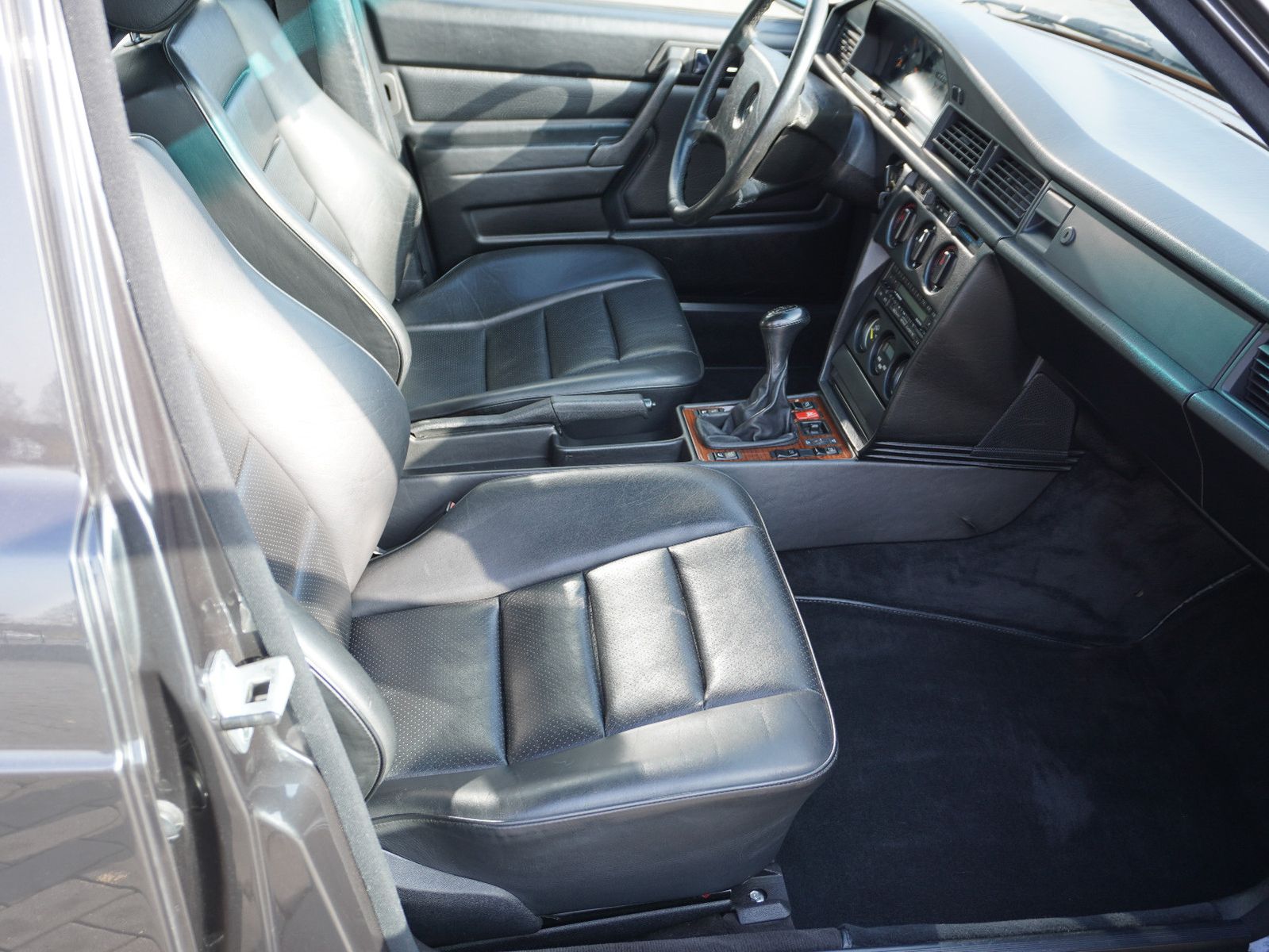 Fahrzeugabbildung Mercedes-Benz 190 E 2,3 16 V