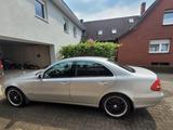 Mercedes-Benz E 220 CDI CLASSIC Classic - Mercedes-Benz E 220 aus 2005: Cdi