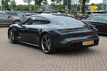 صورة 4 لـ 2020 Porsche TAYCAN