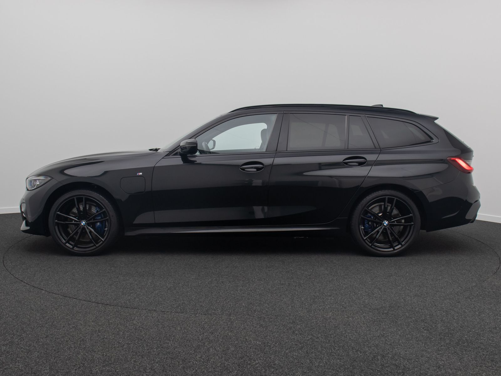 Fahrzeugabbildung BMW 330e xD M Sport DAB Laser Alarm Komfort 19Zoll