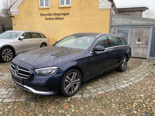 Mercedes-Benz E 220d Avantgarde 4x4 9GTr  LED AHK  Distronic