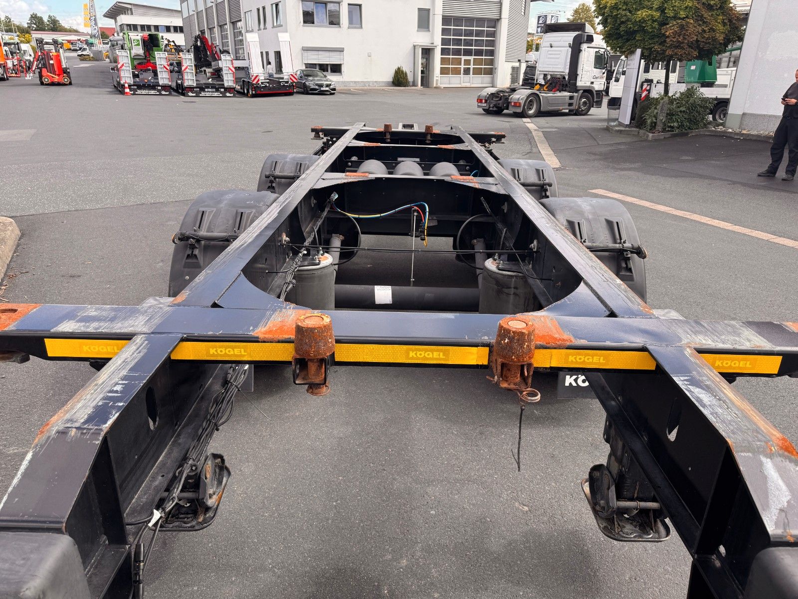 Fahrzeugabbildung Kögel ZW 18 Lafette SAF Achsen 15.910kg Nutzlast