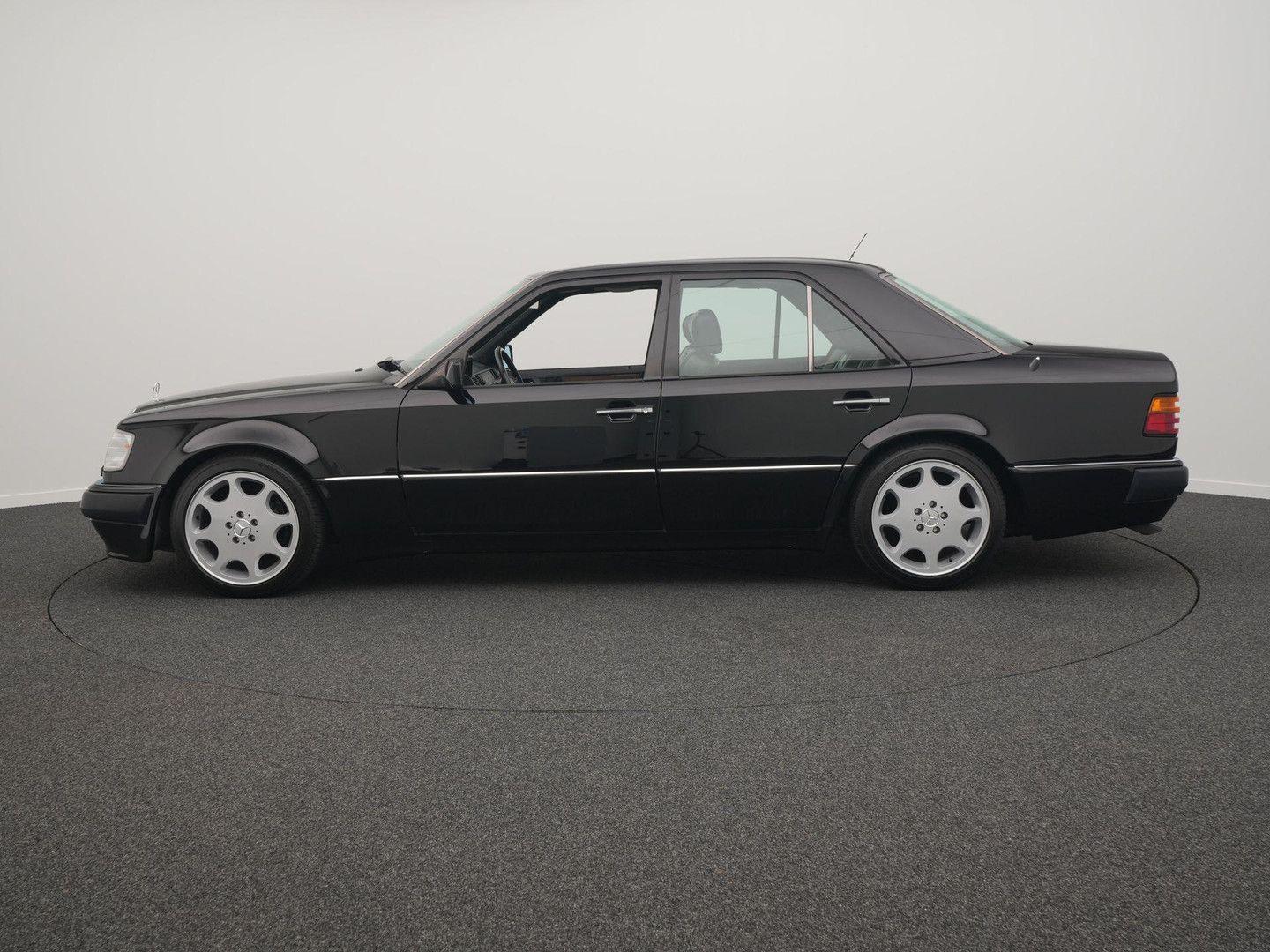 Mercedes-Benz 500 E