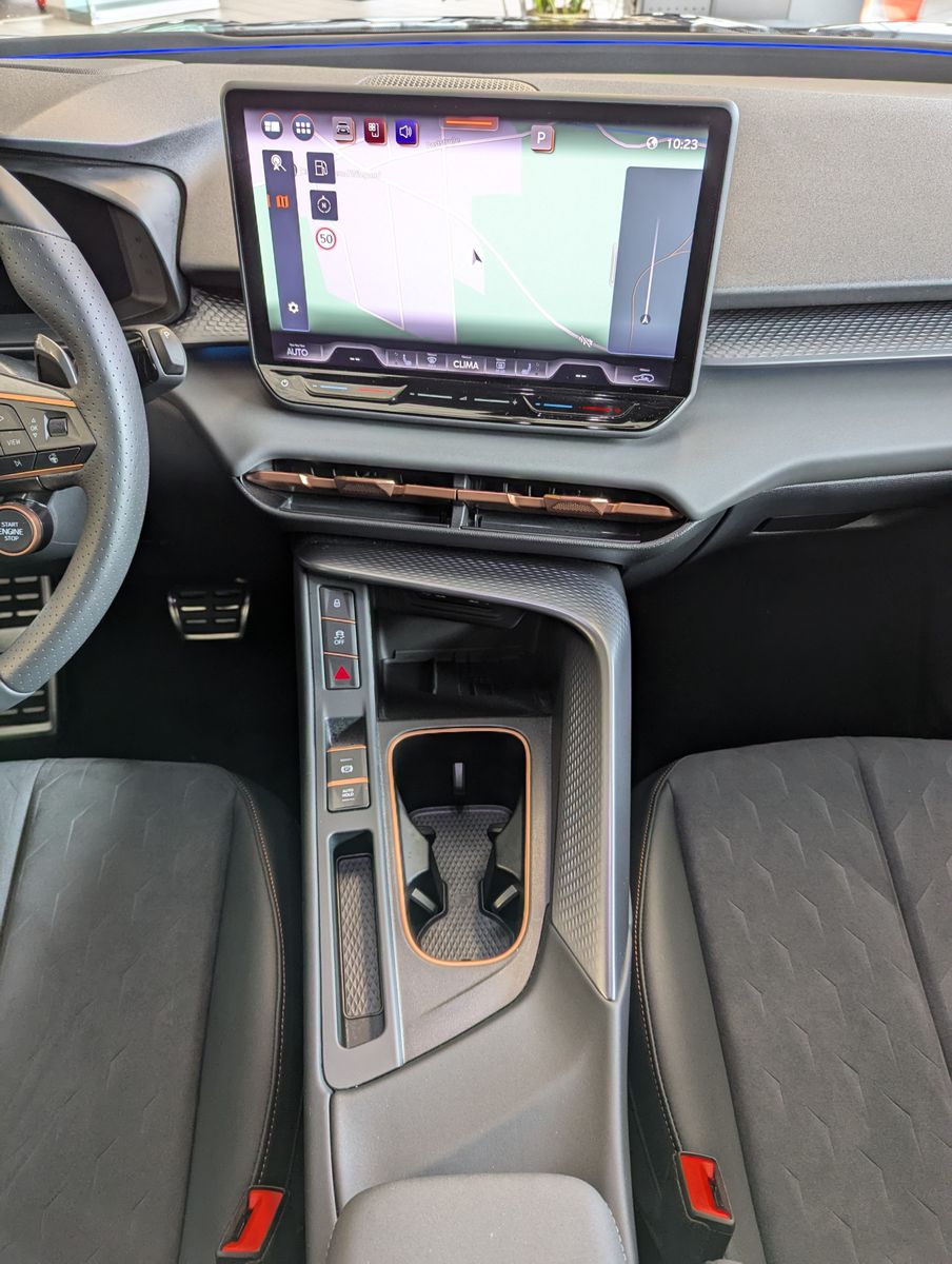 CUPRA Terramar 1.5 eTSI Sennheiser Edge-Paket HUD 19" - Image 18
