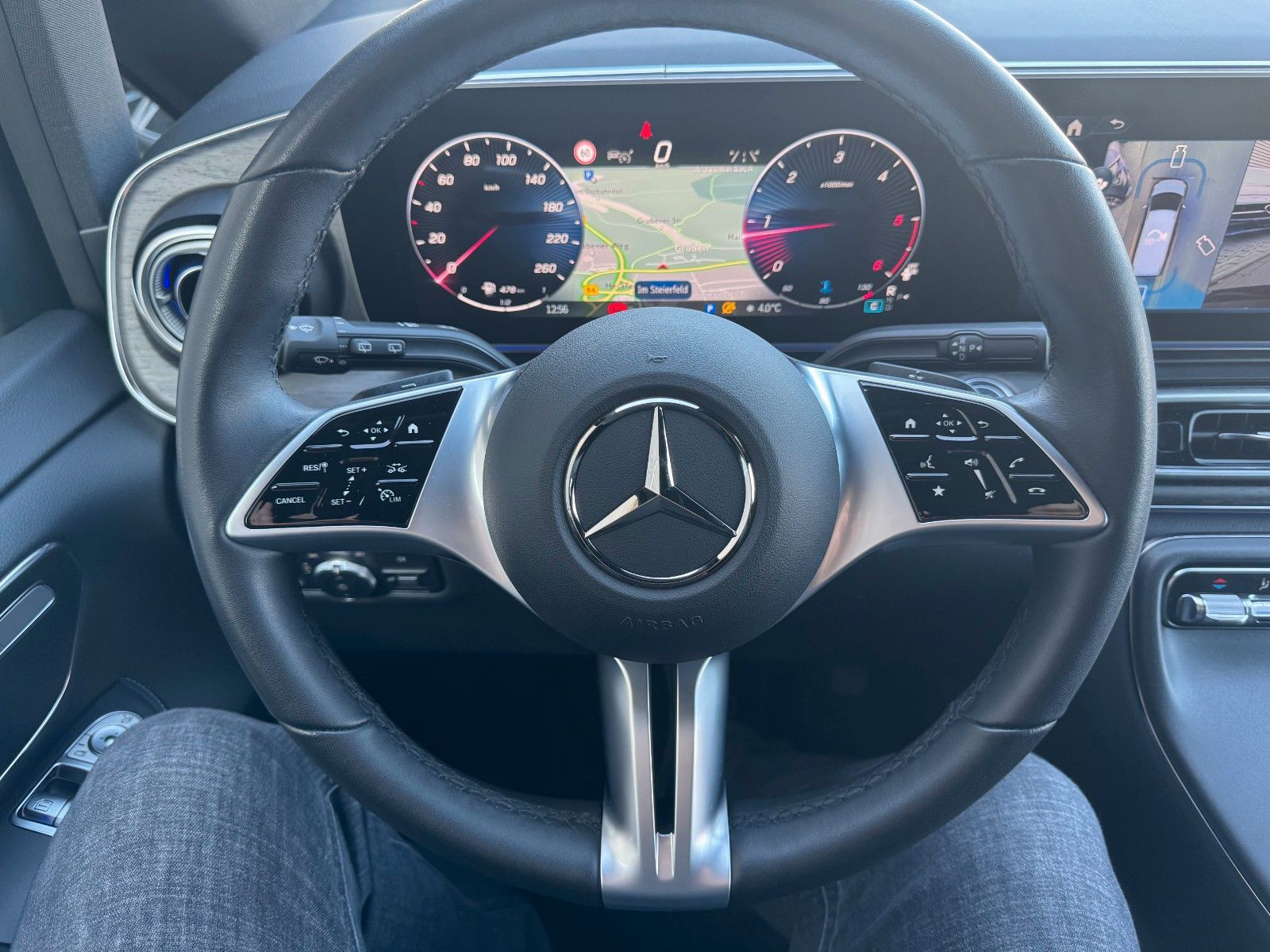 Fahrzeugabbildung Mercedes-Benz V 300 d AVA Extral Standheiz DISTRONIC