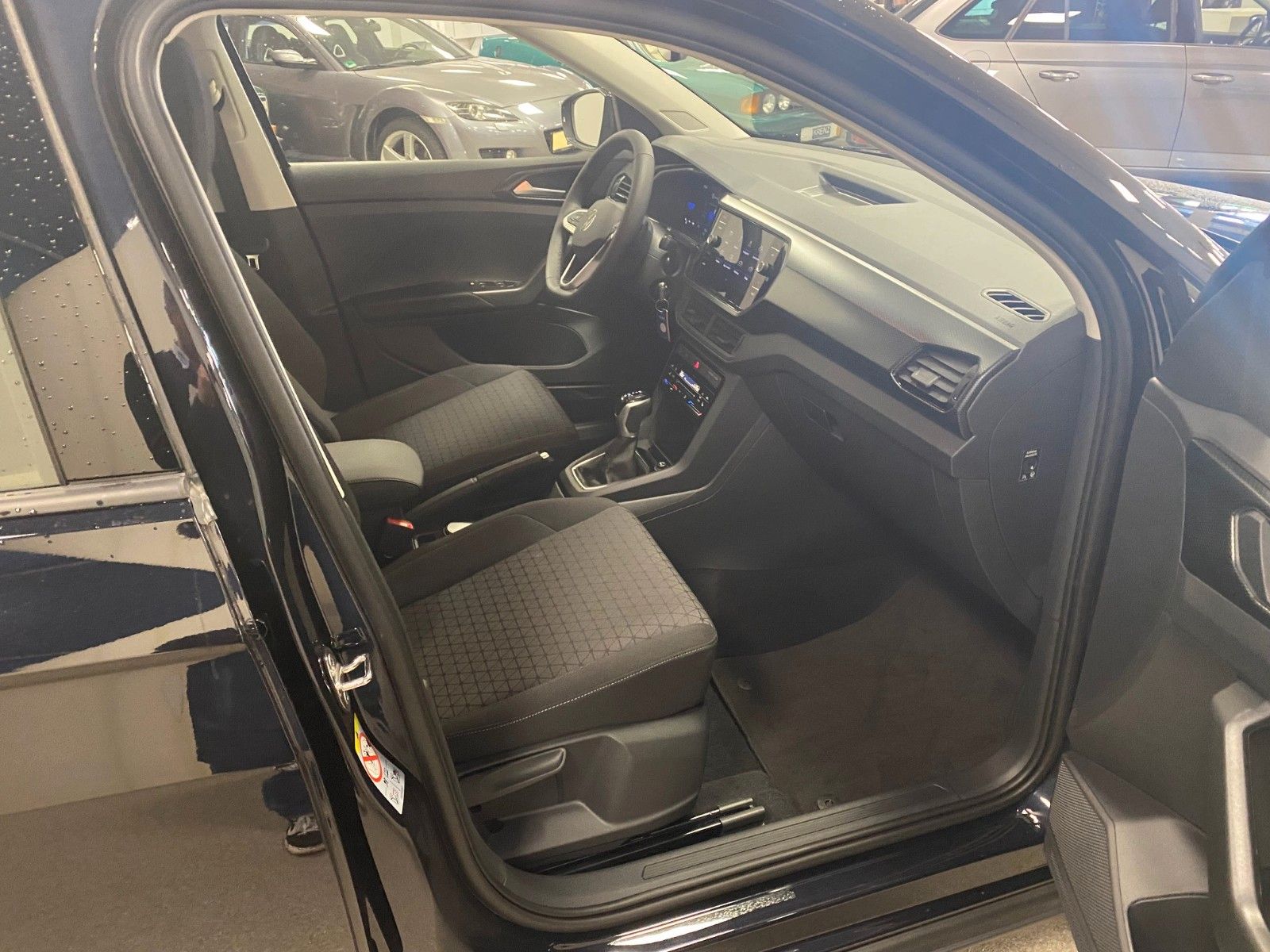 Fahrzeugabbildung Volkswagen T-Cross 1.0 TSI DSG+LIFE+SITZHEIZUNG+KLIMATRONIC