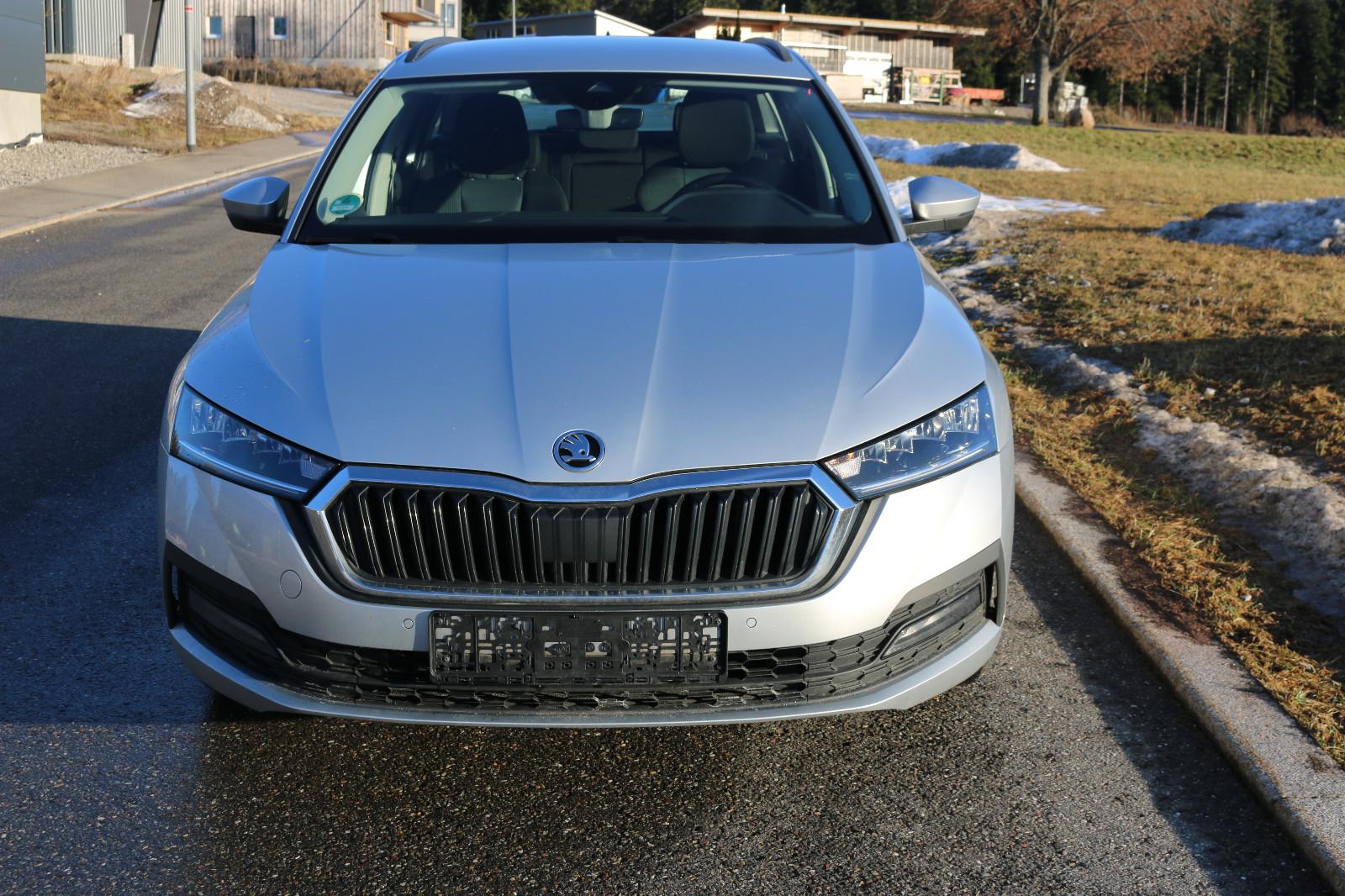 Skoda Octavia Combi AHK LED