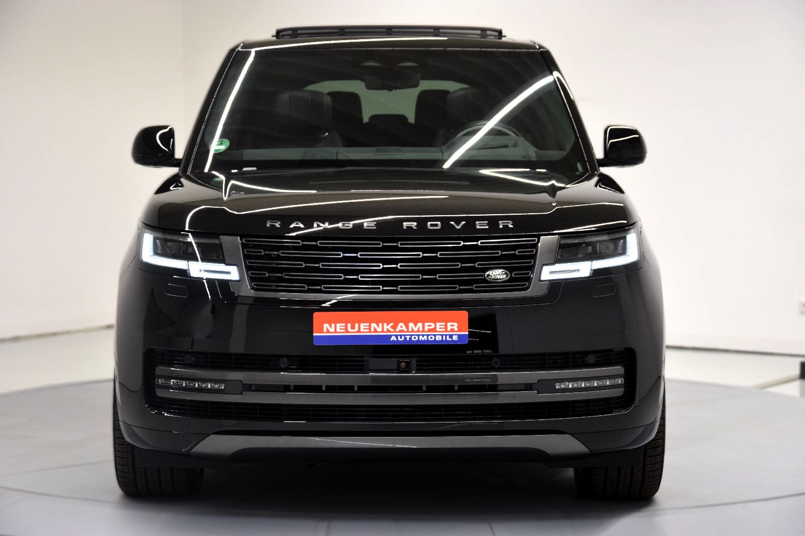 Fahrzeugabbildung Land Rover Range Rover Autobio. P530 LWB Fond Entert. 7Sitz