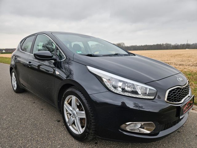 Kia cee'd / Ceed 1.6 GDI  Dream Team / Navi