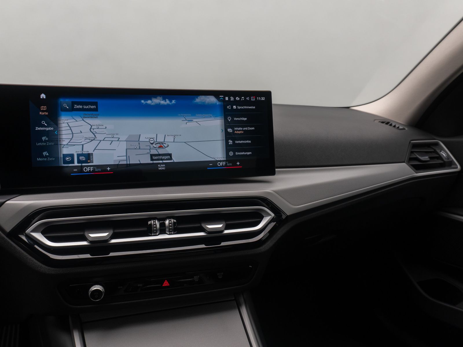 Fahrzeugabbildung BMW 330i Stop&Go DAB Kamera Standhzng Fernlic 18Zoll