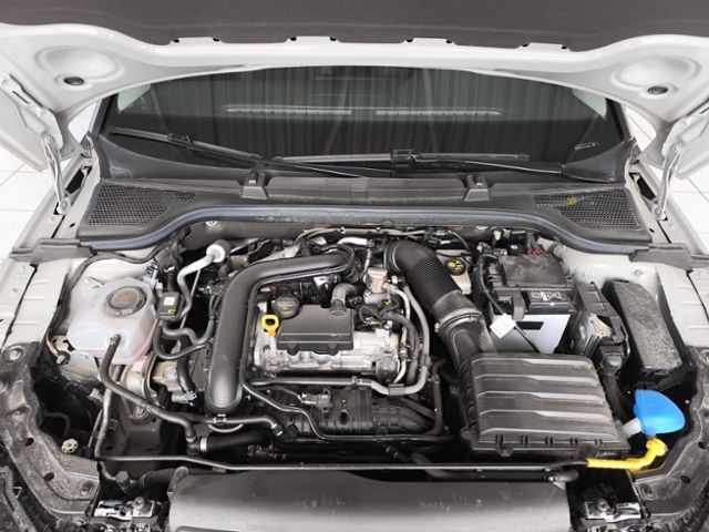 Fahrzeugabbildung SKODA Scala 1,0 TSI Essence Winter Paket LED