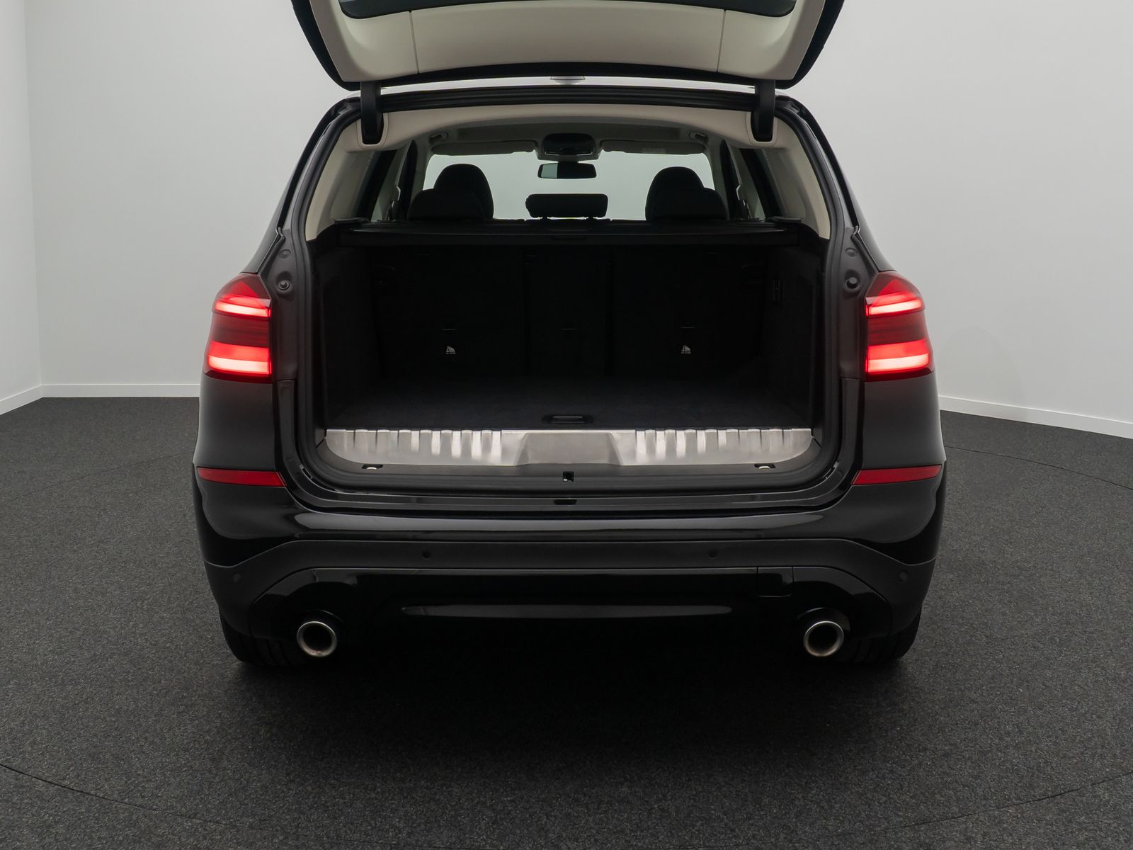 Fahrzeugabbildung BMW X3 xD30e Kamera HUD DAB Komfort Sport LED 18Zoll