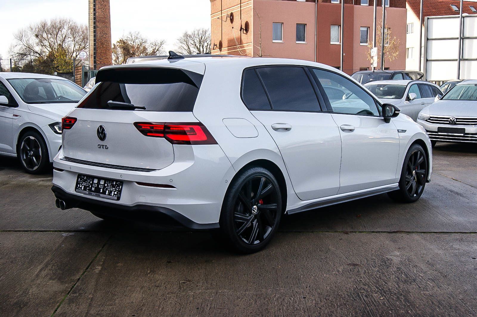 Fahrzeugabbildung Volkswagen Golf VIII GTD HARMAN-KARDON MATRIX STDHEZG ANHZV