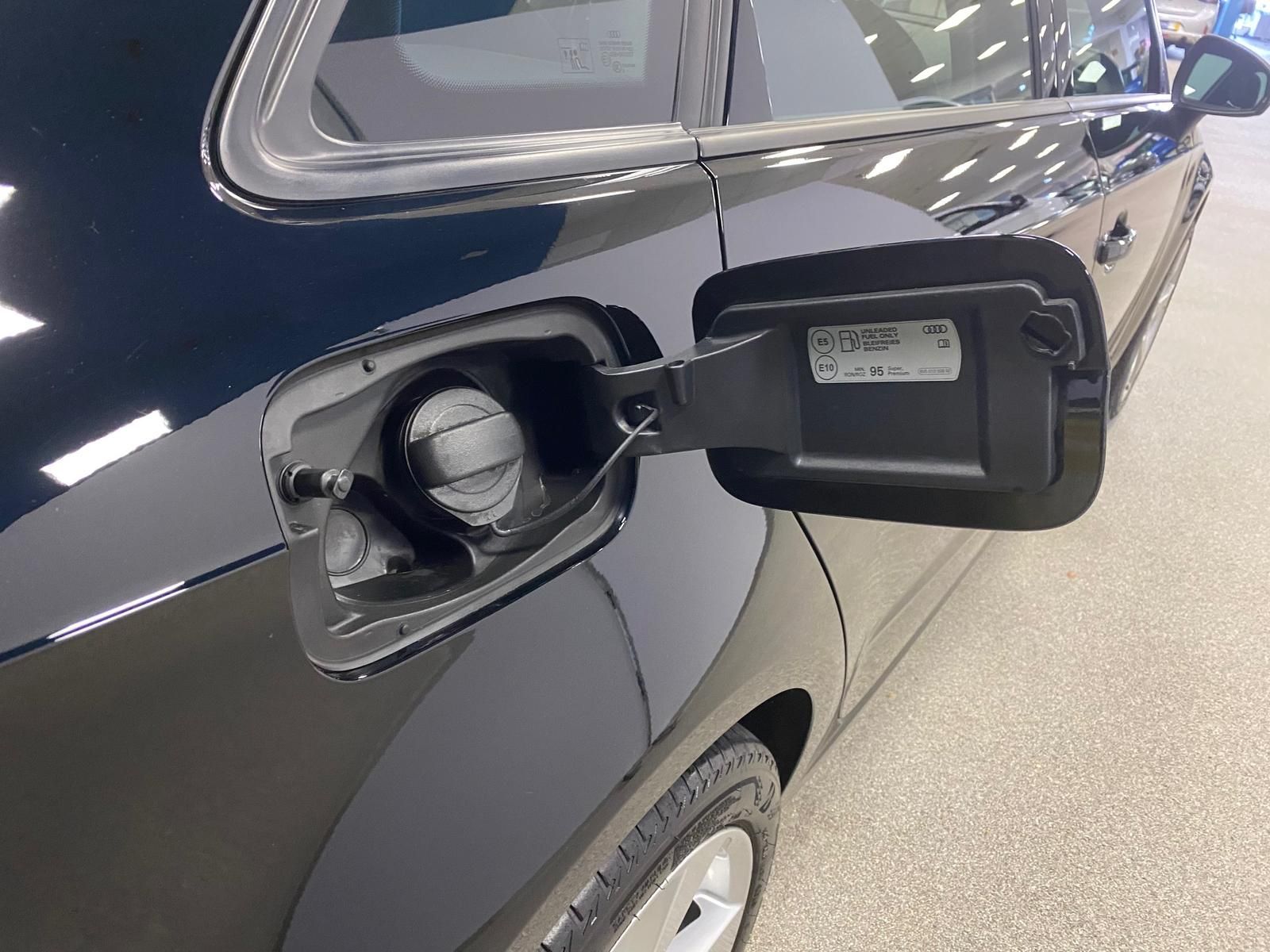 Fahrzeugabbildung Audi A3 1.5 ACT 35 TFSI SPORT NAVI+PDC+SITZHEIZ+KLIMA
