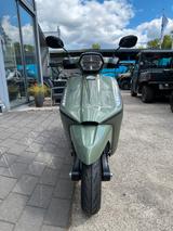 Lambretta X300 Milano Grün - LAMBRETTA ROLLER