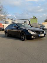 Mercedes-Benz CLS 320 CDI - - Mercedes-Benz CLS 320: Coupe