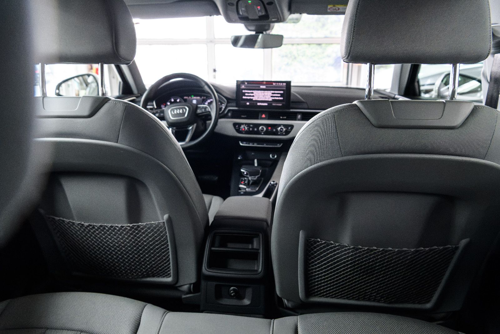 Fahrzeugabbildung Audi A4 Avant 40 TDI quattro advanced +AHK+Matrix LED