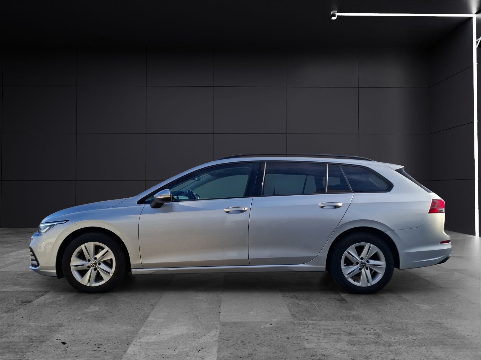 Fahrzeugabbildung Volkswagen Golf VIII Variant TSI Standhzg Kamera ACC LED Na