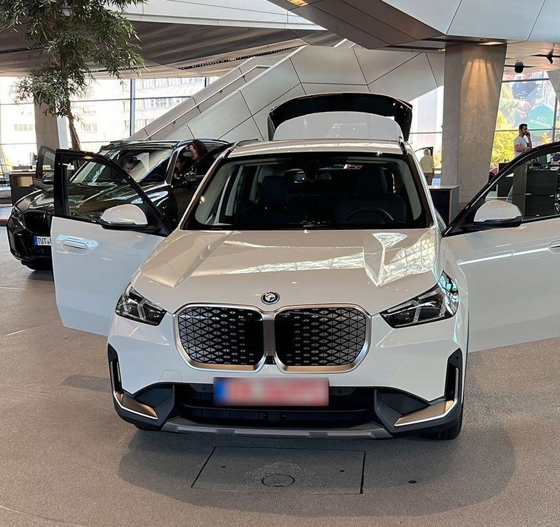 Image of BMW iX1