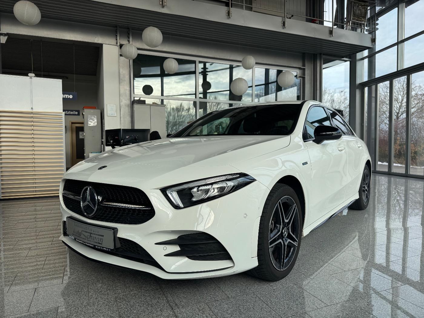 Mercedes-Benz A 250 e AMG Line AMG+MBUX+NIGHT+AMBIENTE+LED+CAM