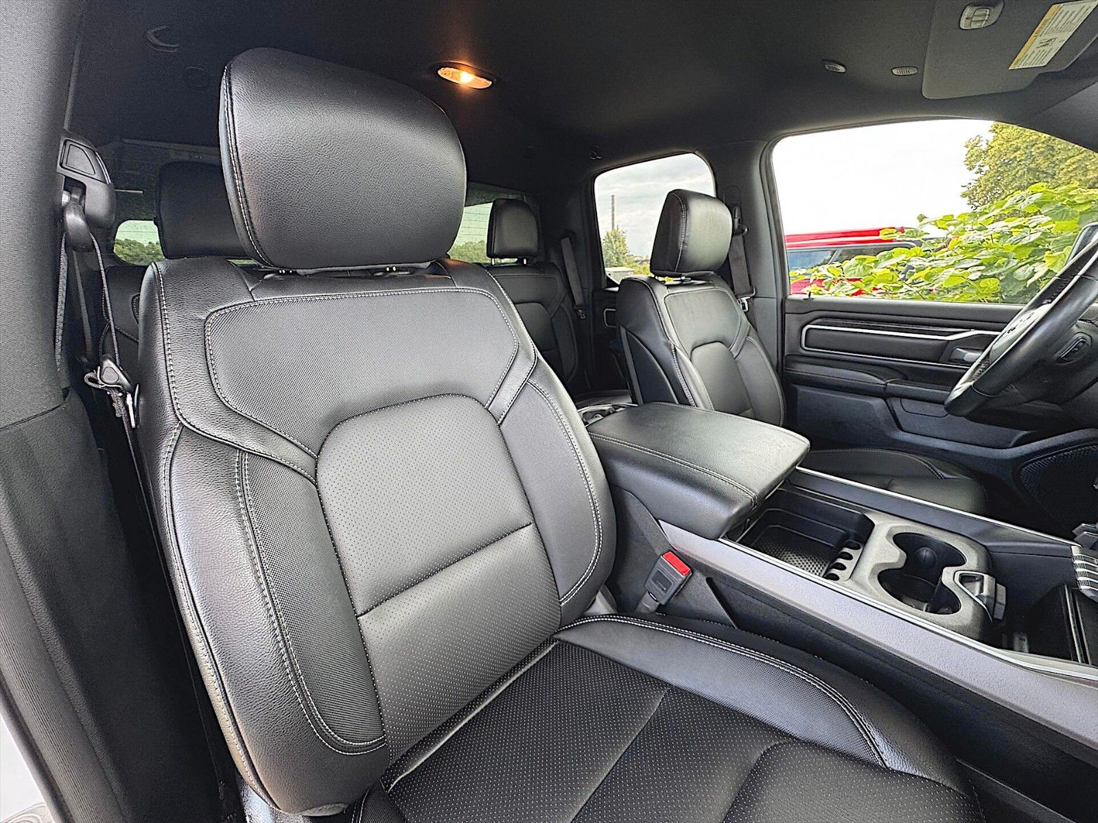 Fahrzeugabbildung Dodge RAM 5.7 V8 HEMI SPORT NIGHT Offroad 4x4 HARDTOP