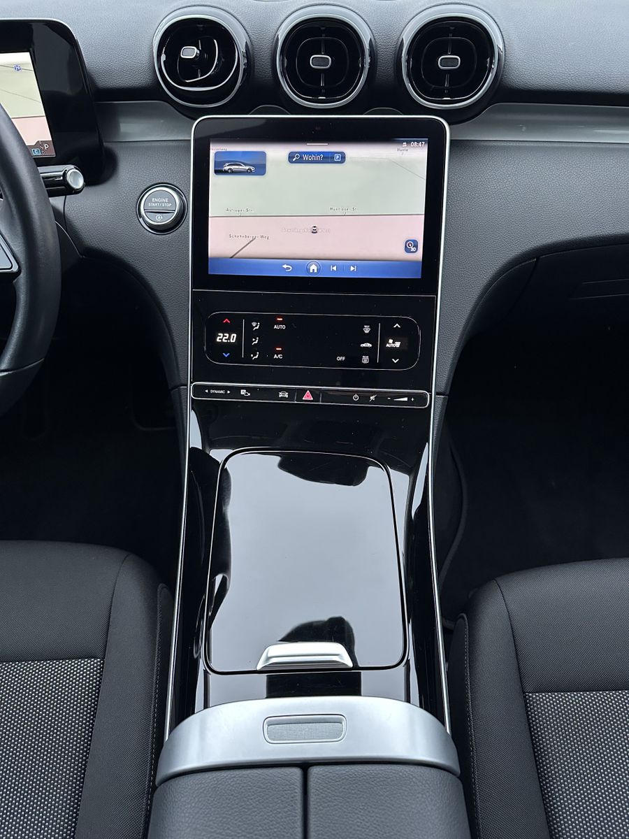 Fahrzeugabbildung Mercedes-Benz C 220d T 4M Avantgarde NAV+LED+AHK+KAM+V-COCK+1H