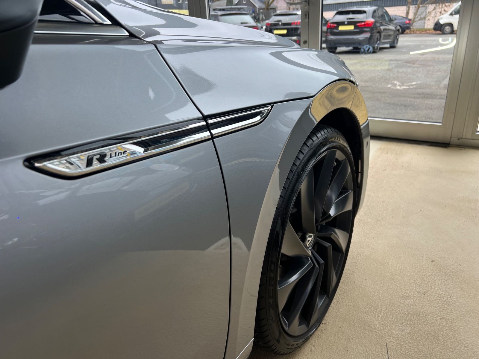 Fahrzeugabbildung Volkswagen Arteon R-Line 4Motion 239PS *PANORAMADACH*ACC*